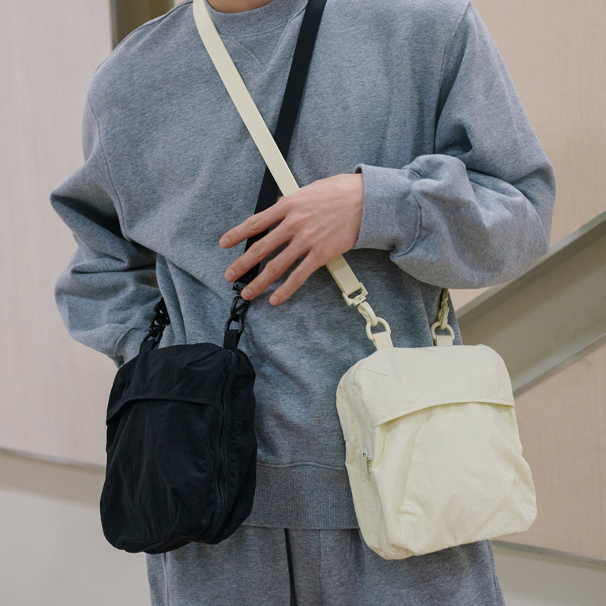 撥水トラベルパーカー