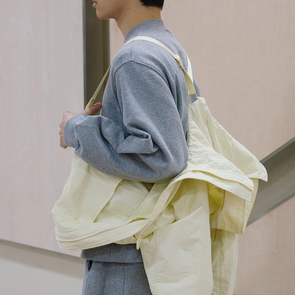 撥水トラベルパーカー