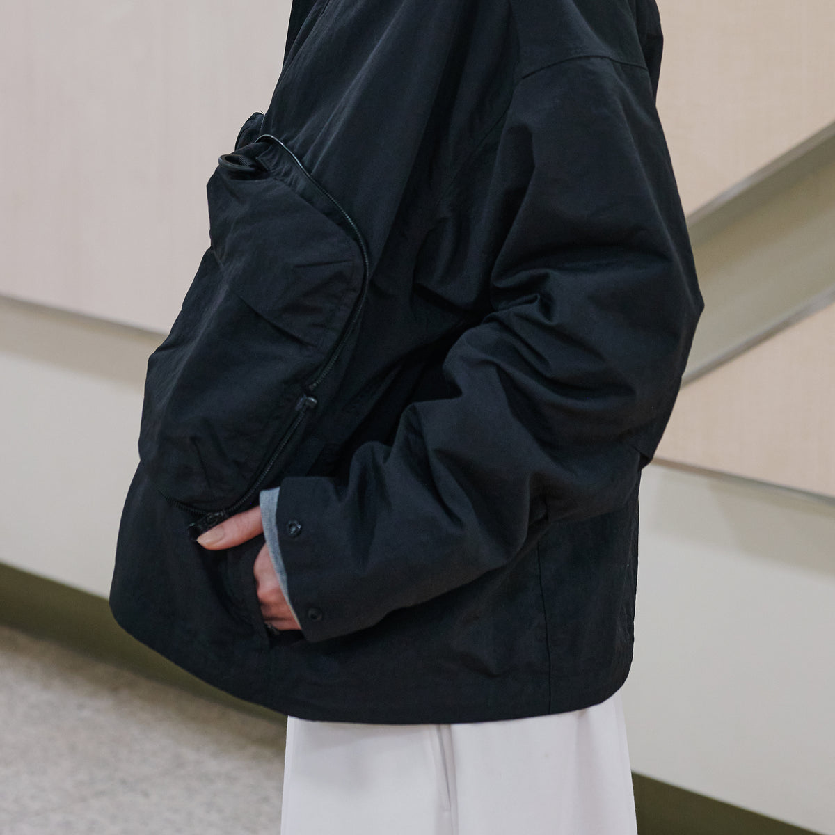 撥水トラベルパーカー