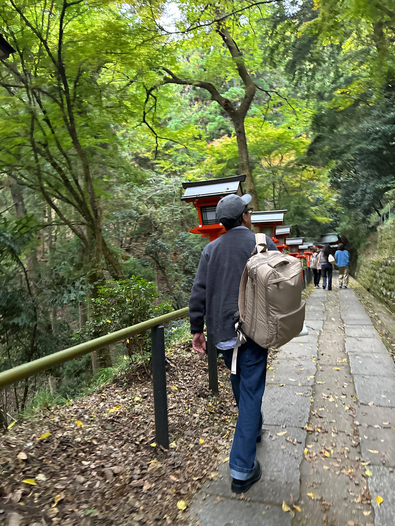 圧縮トラベルバックパック(16.8L-35L)